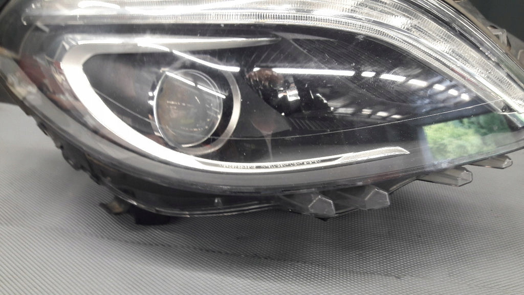 Frontscheinwerfer Mercedes-Benz W246 A2468200861 Xenon Rechts Headlight