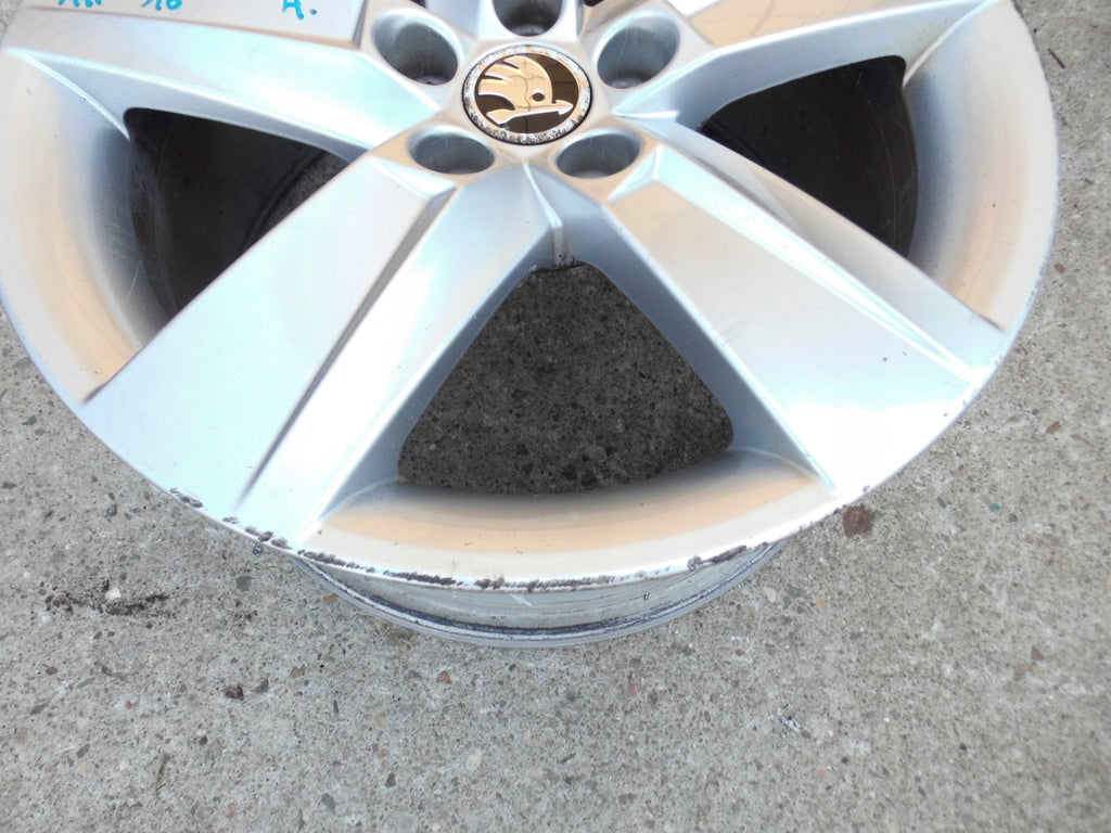 1x Alufelge 16 Zoll 7.0" 5x100 46ET Glanz Silber 6V0601025 Skoda Fabia Iii FEL5400548680fc