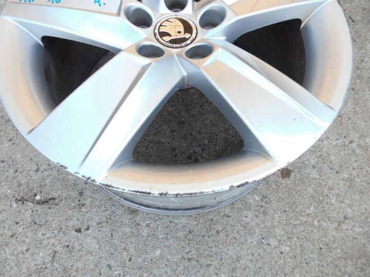 1x Alufelge 16 Zoll 7.0" 5x100 46ET Glanz Silber 6V0601025 Skoda Fabia Iii FEL5400548680fc