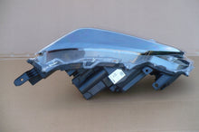 Laden Sie das Bild in den Galerie-Viewer, Frontscheinwerfer Toyota Yaris Cross 81185-0DP70 LED Links Headlight SCH1049144427rn