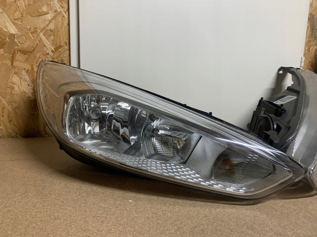 Frontscheinwerfer Ford Focus F1EB-13W029-AD F1EB-13W030-AD LED Rechts oder Links