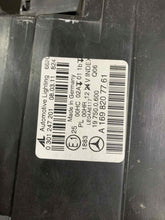 Laden Sie das Bild in den Galerie-Viewer, Frontscheinwerfer Mercedes-Benz W245 W169 A1698207761 Links Headlight SCH4672921898uc