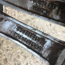 Laden Sie das Bild in den Galerie-Viewer, 1x Alufelge 18 Zoll 7.5&quot; 5x112 8V0601025 Audi A3 Rim Wheel