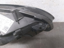 Laden Sie das Bild in den Galerie-Viewer, Frontscheinwerfer Opel Corsa E 13381335 1EF011830-01 Links Headlight