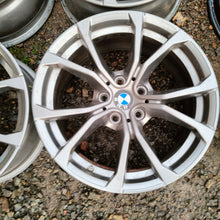 Laden Sie das Bild in den Galerie-Viewer, 4x Alufelge 17 Zoll 7.5" 5x112 30ET Glanz Grau 6883518 BMW Rim Wheel FEL7470211147xp