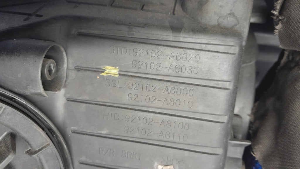 Frontscheinwerfer Hyundai I30 92102-A6020 Rechts Scheinwerfer Headlight SCH3364464650jm