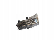 Laden Sie das Bild in den Galerie-Viewer, Frontscheinwerfer Toyota Corolla 81150-02T31 Links Scheinwerfer Headlight SCH7681034769px