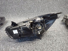 Laden Sie das Bild in den Galerie-Viewer, Frontscheinwerfer Renault Clio IV Rechts Scheinwerfer Headlight