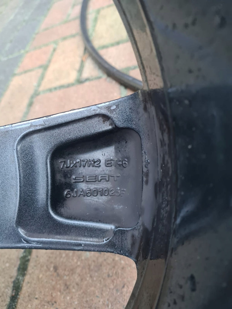 1x Alufelge 17 Zoll 7.0" 5x100 6JA601025F Seat Ibiza Toledo Rim Wheel FEL7022885424zs