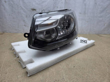 Laden Sie das Bild in den Galerie-Viewer, Frontscheinwerfer VW Transporter Caravelle 7E1941015T Links Headlight SCH4950433655ue