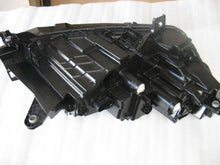 Laden Sie das Bild in den Galerie-Viewer, Frontscheinwerfer Skoda Enyaq 5LB941017 Links Scheinwerfer Headlight