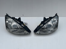 Load image into Gallery viewer, Frontscheinwerfer Ford Focus 2M5113W029 2M5113W030 Xenon Ein Satz Headlight SCH6318832106wh