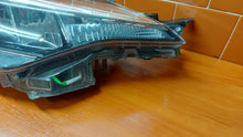 Laden Sie das Bild in den Galerie-Viewer, Frontscheinwerfer Toyota Chr C-Hr 81110-F4180 LED Rechts Scheinwerfer Headlight SCH7455006912cr