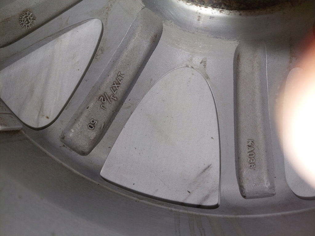 1x Alufelge 17 Zoll 7.5" 5x114.3 50ET Glanz Silber 9965077570 Mazda Rim Wheel