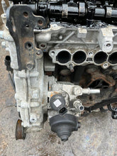 Laden Sie das Bild in den Galerie-Viewer, Motor Hyundai Kia Optima Sportage IV D4FD 1.7 CRDI 2015 Diesel Engine Unkomplett