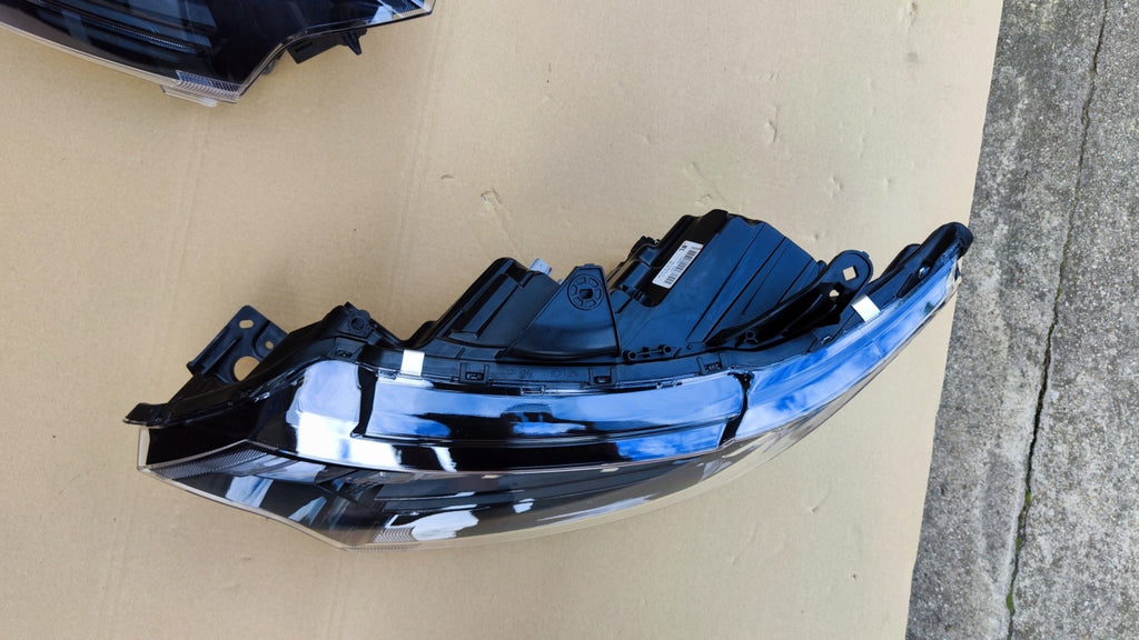 Frontscheinwerfer Mitsubishi Outlander III 8301D331 8301D332 LED Ein Satz SCH3854633136fe