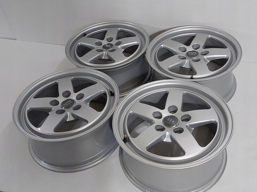 4x Alufelge 16 Zoll 7.0" 5x112 35ET Glanz Silber 8W0601025 Audi Rim Wheel