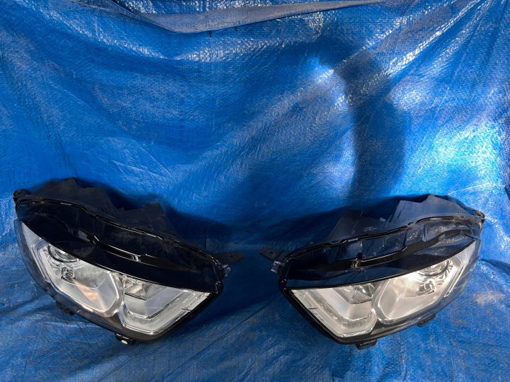 Frontscheinwerfer Ford Ecosport GN15-13W030-JE GN15-W029-JE Ein Satz Headlight SCH6612433172ep