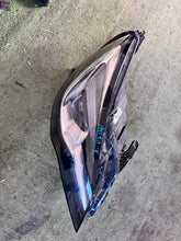 Laden Sie das Bild in den Galerie-Viewer, Frontscheinwerfer Opel Astra B16 39055746 Rechts Scheinwerfer Headlight SCH8192708386oz