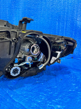 Load image into Gallery viewer, Frontscheinwerfer BMW E93 E92 7239928-07 Xenon Rechts Scheinwerfer Headlight