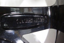 Laden Sie das Bild in den Galerie-Viewer, 1x Alufelge 18 Zoll 7.0&quot; 5x100 39ET 2GM601025F VW T-Cross Rim Wheel