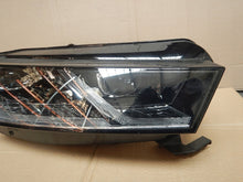 Laden Sie das Bild in den Galerie-Viewer, Frontscheinwerfer Skoda Octavia IV 5E4941016A LED Rechts Scheinwerfer Headlight SCH7158158983xd