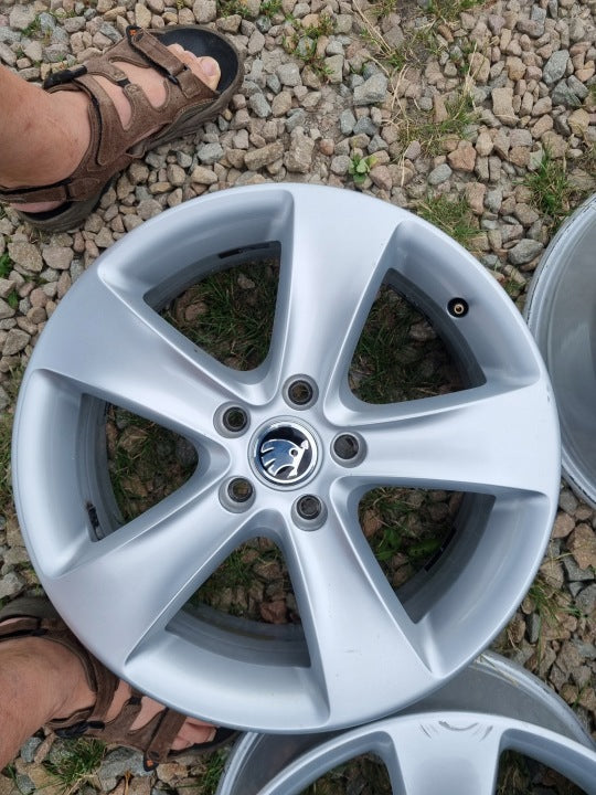 4x Alufelge 17 Zoll 6.5" 5x112 39ET Silber 3C8601025F Audi Rim Wheel FEL1085837408hl