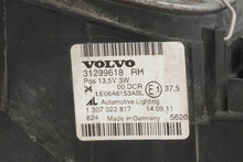 Laden Sie das Bild in den Galerie-Viewer, Frontscheinwerfer Volvo V50 31299618 13073292101307022817 Rechts Headlight SCH1505306044mx