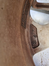 Load image into Gallery viewer, 1x Alufelge 17 Zoll 7.0&quot; 4x114.3 39ET Glanz Silber Toyota Avensis Rim Wheel