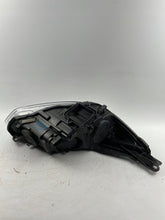 Laden Sie das Bild in den Galerie-Viewer, Frontscheinwerfer Ford Focus F1EB-13W030-AE Ein Stück (Rechts oder Links) SCH3676927593tp