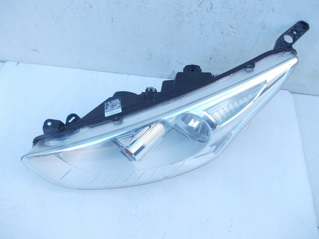 Frontscheinwerfer Ford B-Max 04615099900010 28022015 Ein Satz Headlight SCH2412312377nx