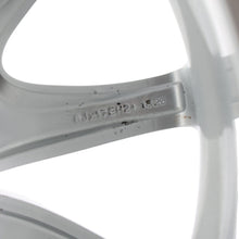 Laden Sie das Bild in den Galerie-Viewer, 1x Alufelge 17 Zoll 8.0" 5x120 6777348 BMW E60 E61 Rim Wheel FEL3233803335km