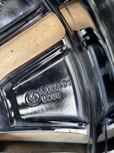 Load image into Gallery viewer, 1x Alufelge 17 Zoll 6.5" 5x112 44ET Glanz Schwarz A1774010200 Mercedes-Benz FEL5767519456vz