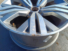 Laden Sie das Bild in den Galerie-Viewer, 1x Alufelge 18 Zoll 8.0" 5x112 3G0601025AA VW I Rim Wheel FEL9646782240uw