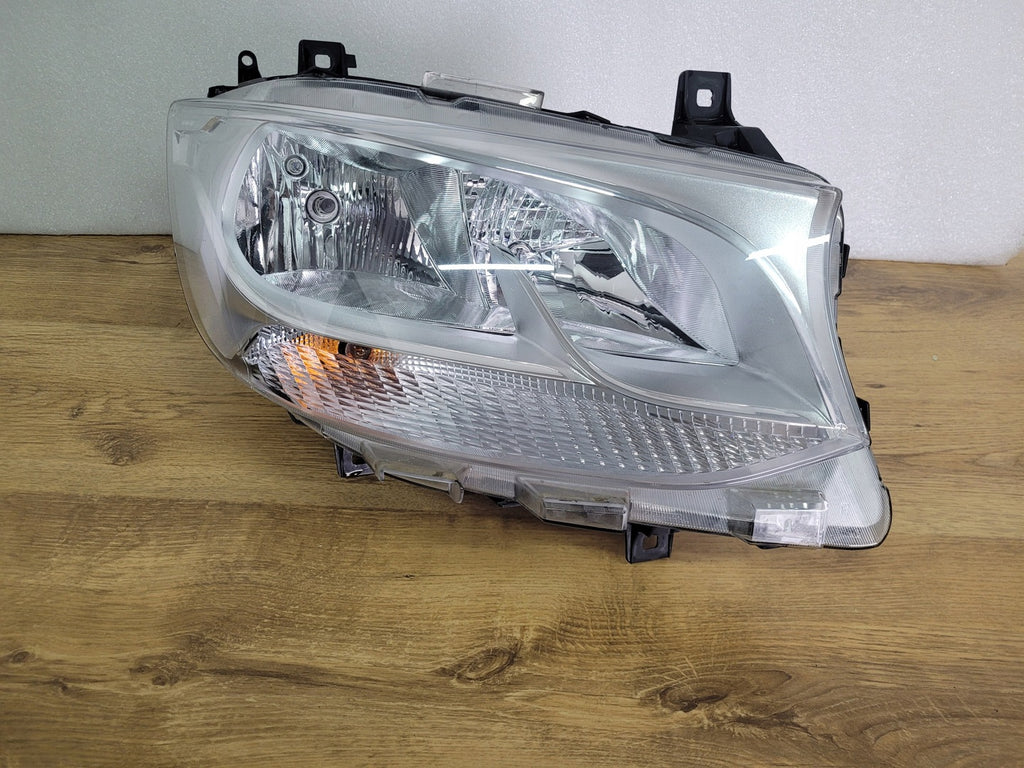 Frontscheinwerfer Mercedes-Benz Sprinter A9109060100 Rechts Headlight