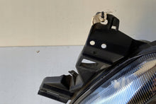 Laden Sie das Bild in den Galerie-Viewer, Frontscheinwerfer Ford WR2A13006 Links Scheinwerfer Headlight