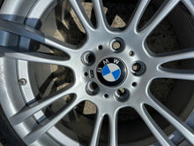 Laden Sie das Bild in den Galerie-Viewer, 1x Alufelge 18 Zoll 8.0" 5x114.3 20ET Glanz Silber 2283905 BMW E93 E60 E90 FEL9604459309rf