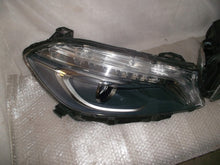 Laden Sie das Bild in den Galerie-Viewer, Frontscheinwerfer Mercedes-Benz W176 A1768201261 Bi-Xenon Ein Satz Headlight SCH5941232340it