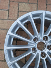 Laden Sie das Bild in den Galerie-Viewer, 1x Alufelge 17 Zoll 7.5" 5x112 51ET Glanz Silber 8V0601025E Audi Rim Wheel FEL9663104628ls