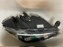 Laden Sie das Bild in den Galerie-Viewer, Frontscheinwerfer Seat Ateca 90117434A LED Rechts Scheinwerfer Headlight