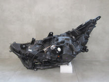 Laden Sie das Bild in den Galerie-Viewer, Frontscheinwerfer Toyota V LED Rechts Scheinwerfer Headlight