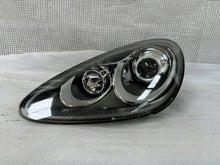 Laden Sie das Bild in den Galerie-Viewer, Frontscheinwerfer Porsche Cayenne 7P5941031BA Xenon Links Scheinwerfer Headlight SCH1384433456sc