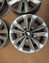 Laden Sie das Bild in den Galerie-Viewer, 4x Alufelge 17 Zoll 7.0" 5x120 47ET Glanz Silber 6775621 BMW E88 E81 E82 E87 FEL9964068957hp
