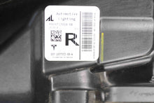 Laden Sie das Bild in den Galerie-Viewer, Frontscheinwerfer Tesla Model 3 111079600D Rechts Scheinwerfer Headlight