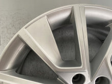 Load image into Gallery viewer, 1x Alufelge 17 Zoll 6.5" 5x100 40ET Glanz Silber 658601025C Skoda Kamiq FEL5252124872mk