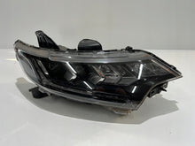 Laden Sie das Bild in den Galerie-Viewer, Frontscheinwerfer Mitsubishi Outlander III 8301D332 LED Rechts Headlight