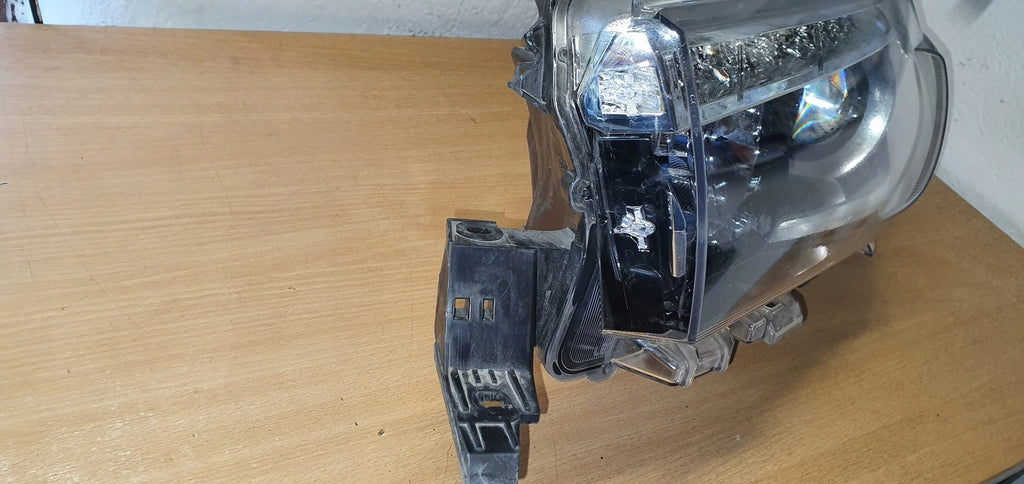 Frontscheinwerfer Toyota Hilux LED Links Scheinwerfer Headlight