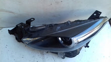 Laden Sie das Bild in den Galerie-Viewer, Frontscheinwerfer Mazda 3 Bm BSP551040 Links Scheinwerfer Headlight