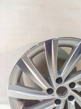 Load image into Gallery viewer, 1x Alufelge 18 Zoll 7.5" 5x112 48ET Glanz Silber 5E3601025AS Skoda Octavia Iv FEL8363483368iq