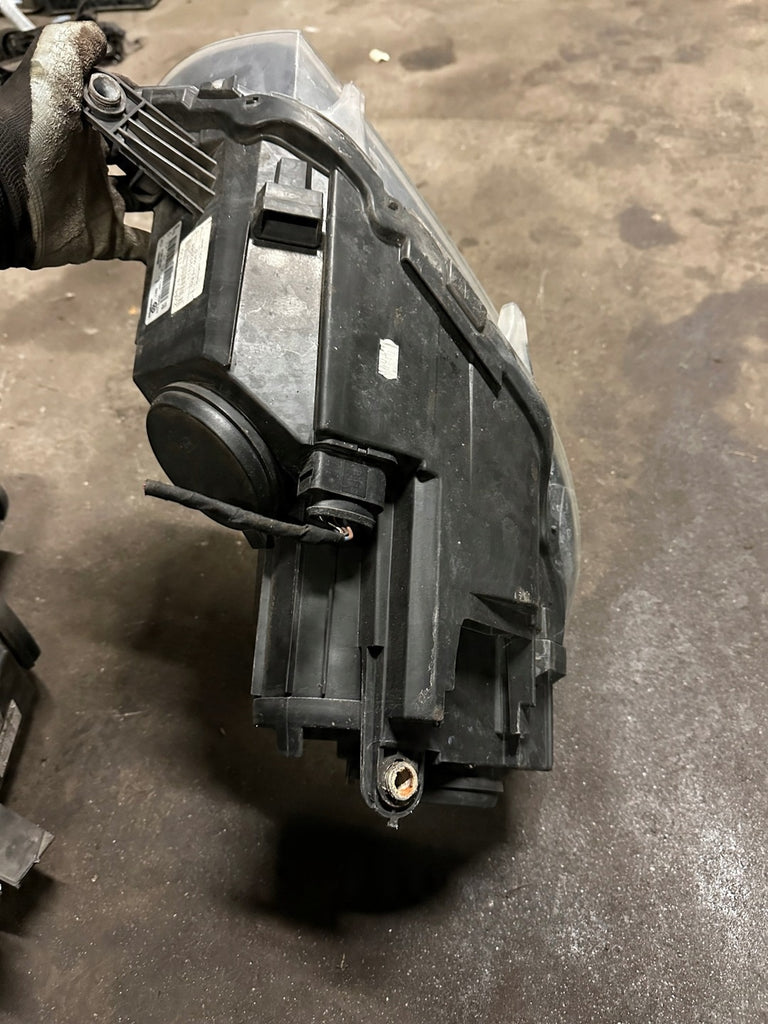 Frontscheinwerfer VW Scirocco 1K8941005G 89319951 Links Scheinwerfer Headlight